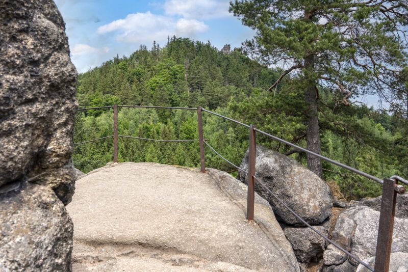 Widok z platformy w Rudawach Janowickich