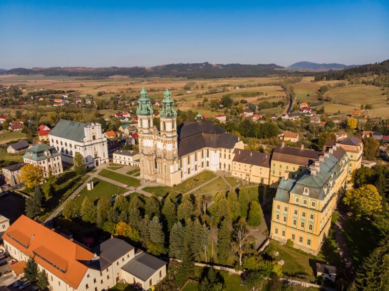 Widok z lotu ptaka na zespół sanktuarium