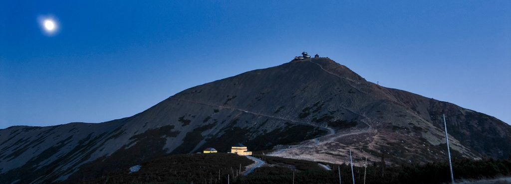 Widok na Górę Śnieżkę z obserwatorium