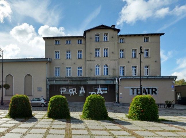 Zdjęcie budynku teatru w wałbrzychu
