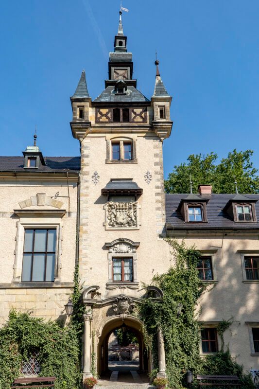 Jedna z bram wejściowych prowadzących na dziedziniec zamkowy