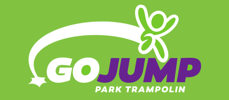 Logo Go Jump  na zielonym tle 