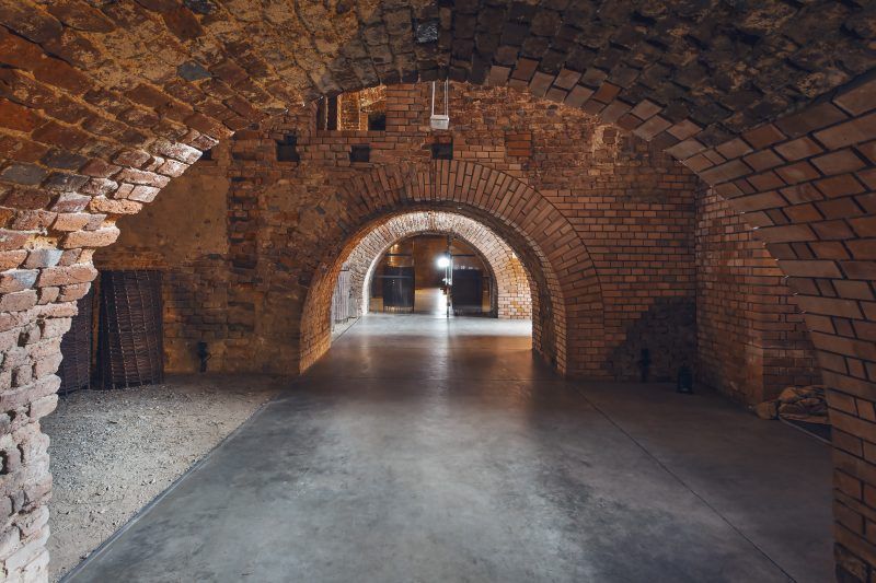 Wnętrza osiemnastowiecznej twierdzy górskiej w Srebrnej Górze