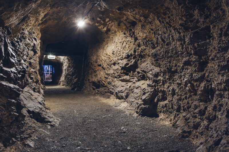 Korytarz starej kopalni złota w Złotym Stoku