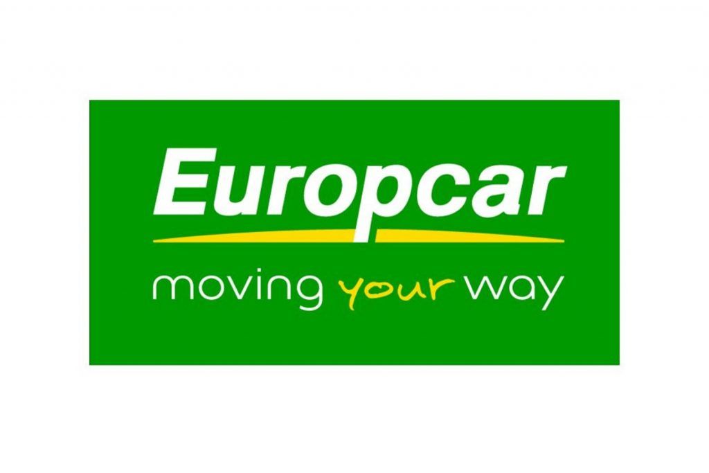 Biały napis Europcar na zielonym tle