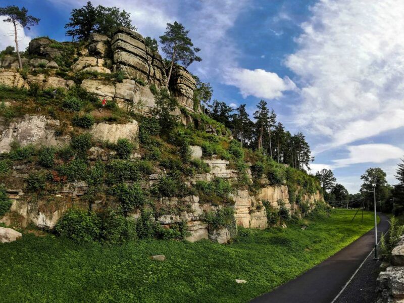 Widok na formacje skalne.