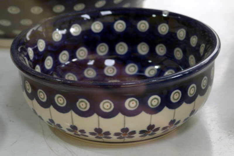 Porcelanowa miseczka z niebieską dekoracją